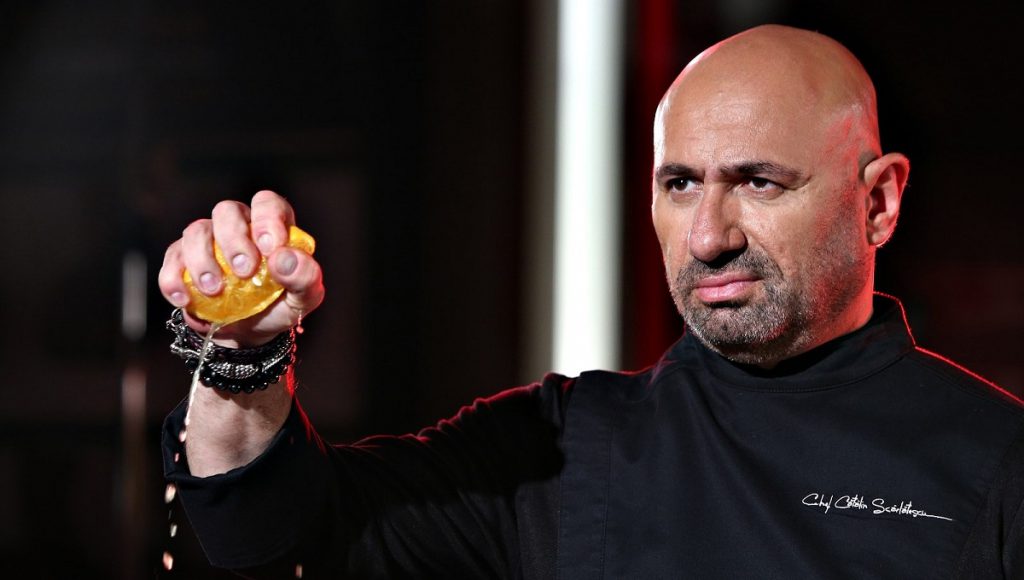 Imagine Stire Ce l-a determinat pe Cătălin Scărlătescu să slăbească? Juratul de la „Chefi la cuțite” a dat jos 50 de kilograme.„ Am întinerit cu vreo 30 de ani” | 2review.ro