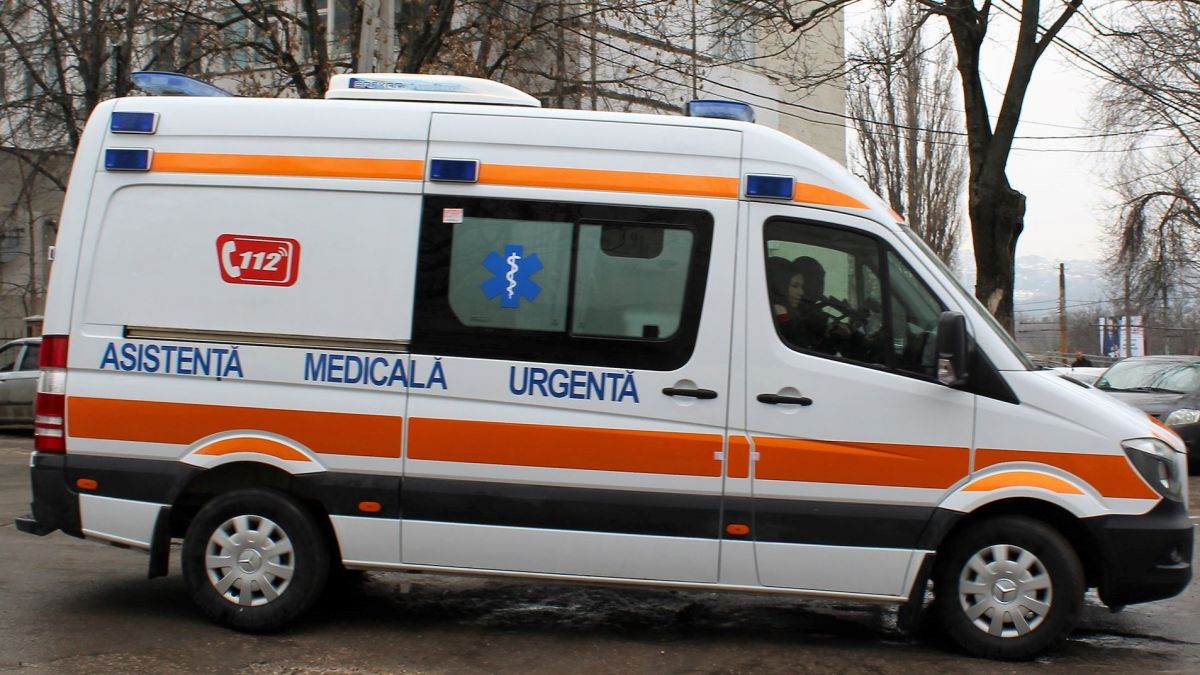 Conversație revoltătoare între părinții unui copil bolnav și o operatoare de la 112: „Nu trebuia să laşi să se ajungă până aici”