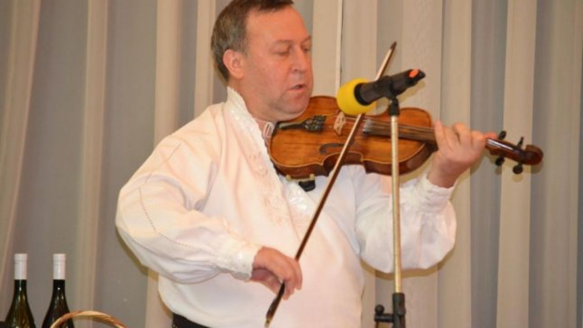 A murit Andrei Ionaş, dirijorul orchestrei Ansamblului Folcloric „Ţara Vrancei”