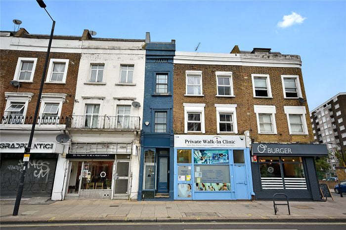Cum arată cea mai îngustă casă din Londra. A fost scosă la vânzare la prețul de un milion de euro