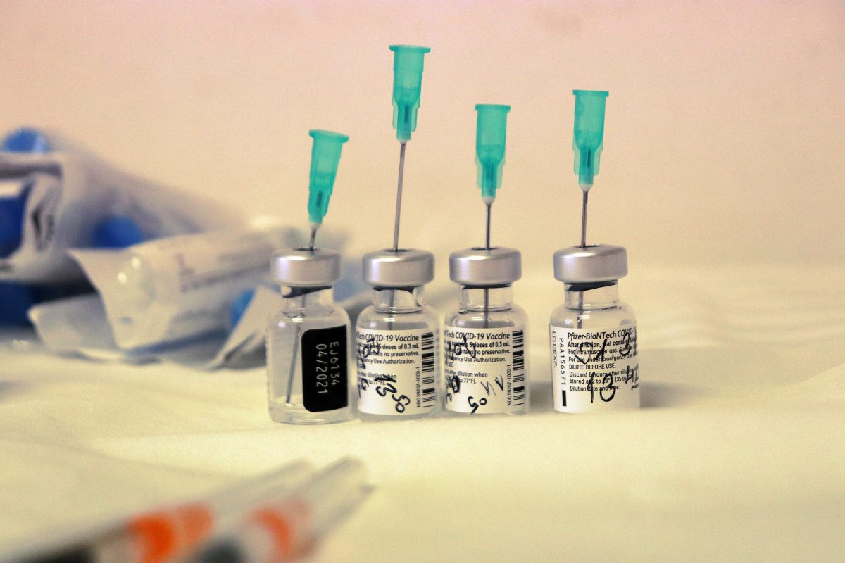 Imagine Stire Primele declarații ale autorităților după primul caz de reacție adversă severă la vaccinul anti-COVID | 2review.ro