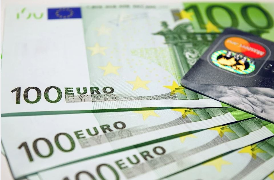 Curs valutar BNR vineri, 5 februarie 2021. Euro este în urcare, iar dolarul, în scădere