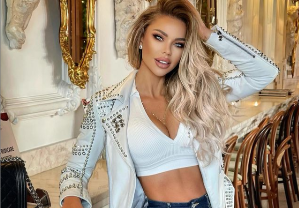 Bianca Drăgușanu a anunțat că se mărită, iar acum a probat rochiile de mireasă! GALERIE FOTO