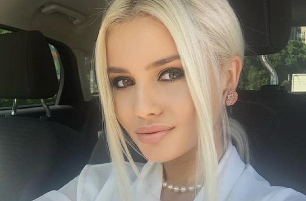 Cea mai sexy concurentă de la iUmor, specialistă în videochat? Imaginile pe care Cristina Șchiopu le vrea șterse