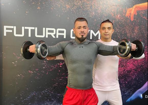 El este cel mai sexy saxofonist din România! A ținut dietă iar transformarea e uluitoare