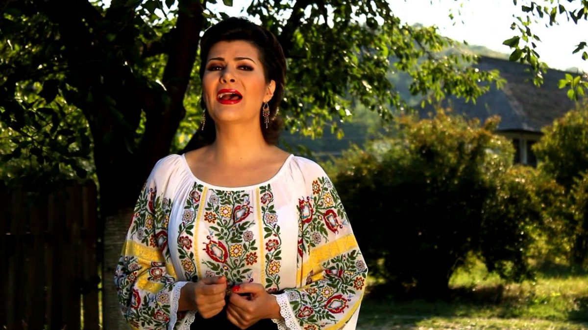 Copilăria de coșmar a cântăreței Rodica Mitran: „Tata mă bătea, a băgat cuțitul în mama, a vrut să-mi omoare copilul!”