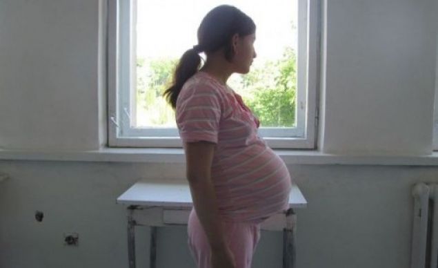 O copilă de 13 ani a născut la Spitalul de Pediatrie. Fata a fost adusă la UPU de părinți, fără să știe că este însărcinată