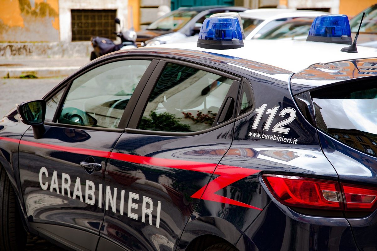 Clipe de coșmar pentru o româncă însărcinată, din Italia. Doi falși carabinieri au bătut-o și jefuit-o de 11.000 de euro