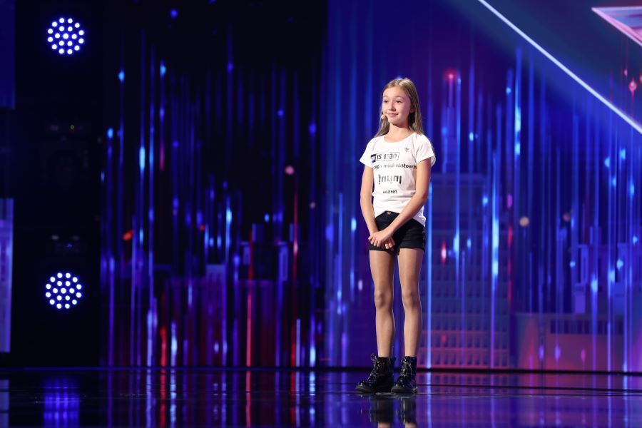 iUmor s-a ” mutat” la Pro TV? Cine e Sara, concurenta care l-a umilit pe Mihai Petre, după ce a fost înlăturat de la Românii au Talent