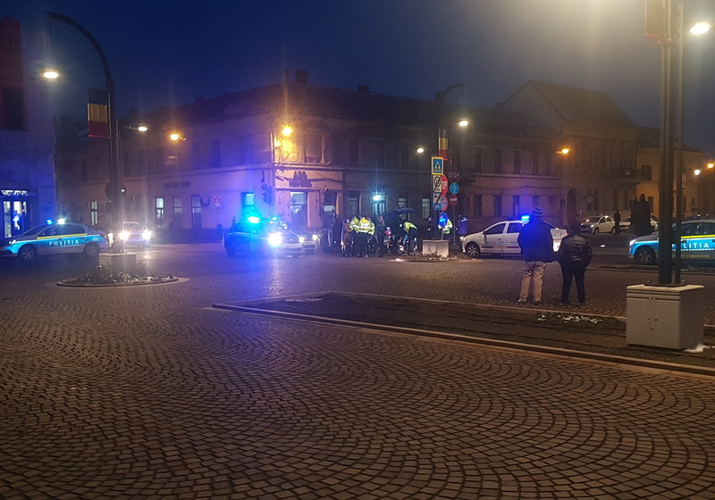 Imagini incredibile în Oradea. O șoferiță, amenințată cu pistolul, după o şicanare în trafic, în Oradea. Cum a acționat poliția. VIDEO