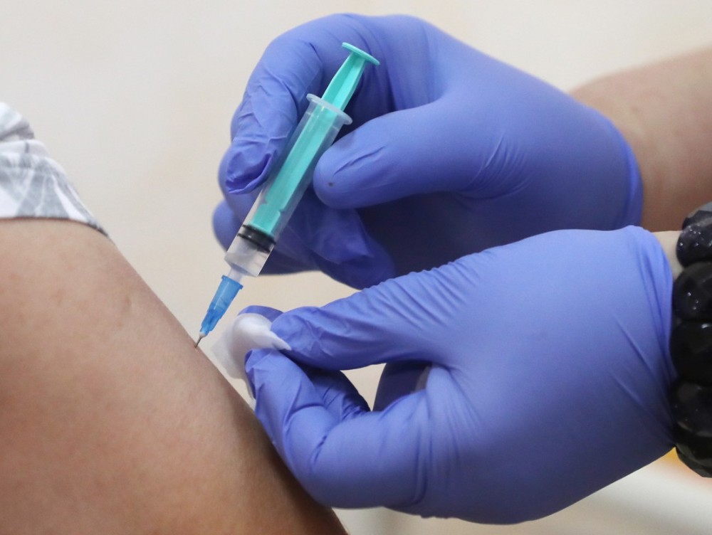 Dosar penal pentru neglijenţă în serviciu în cazul pacientului vaccinat cu alt ser la rapel