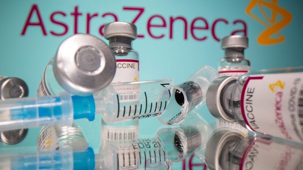 Imagine Stire O persoană a murit în Spania, după ce s-a vaccinat cu serul anti-COVID de la AstraZeneca | 2review.ro