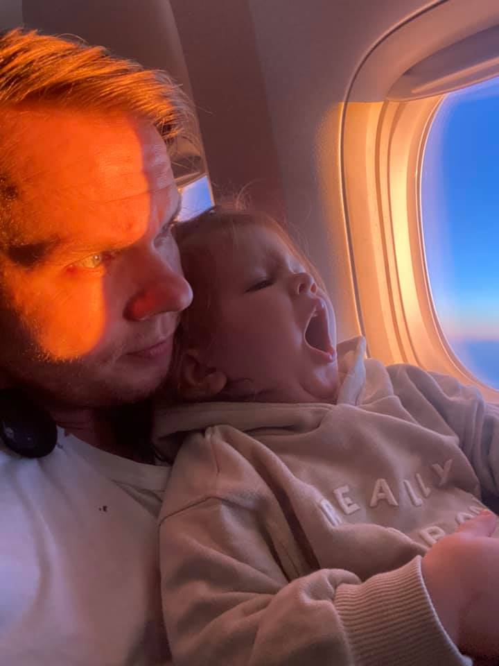Imagine Stire Codin Maticiuc, probleme la întoarcerea din Maldive „Mare tevatură să iei avionul în ziua de azi” | 2review.ro