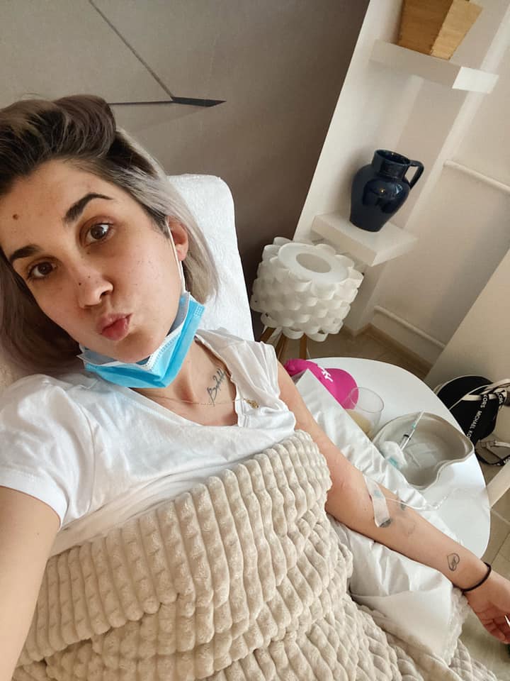 Imagine Stire Adda Balada, criticată de internauți după ce a spus cum încearcă să se vindece de boala rară de care suferă „Tocmai ai dat cu șutul” | 2review.ro