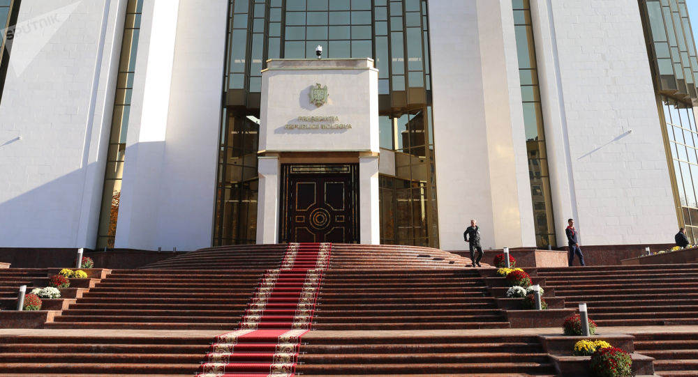 A sunat la 112 și a anunțat că intenționează să arunce în aer Președinția Republicii Moldova