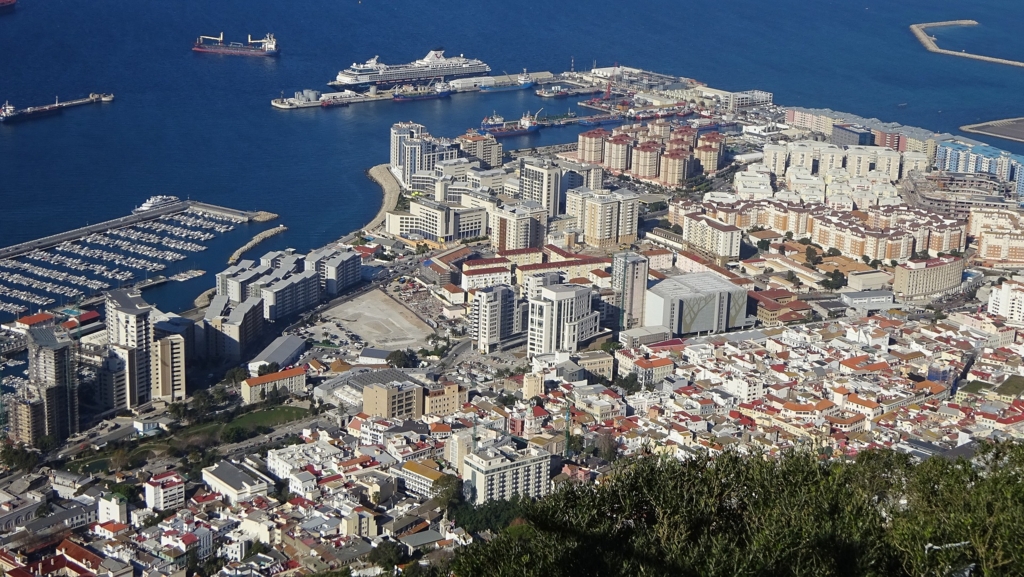 Imagine Stire Gibraltar, primul în lume la vaccinare. Ministrul Sănătății: „Am vaccinat întreaga populație adultă” | 2review.ro