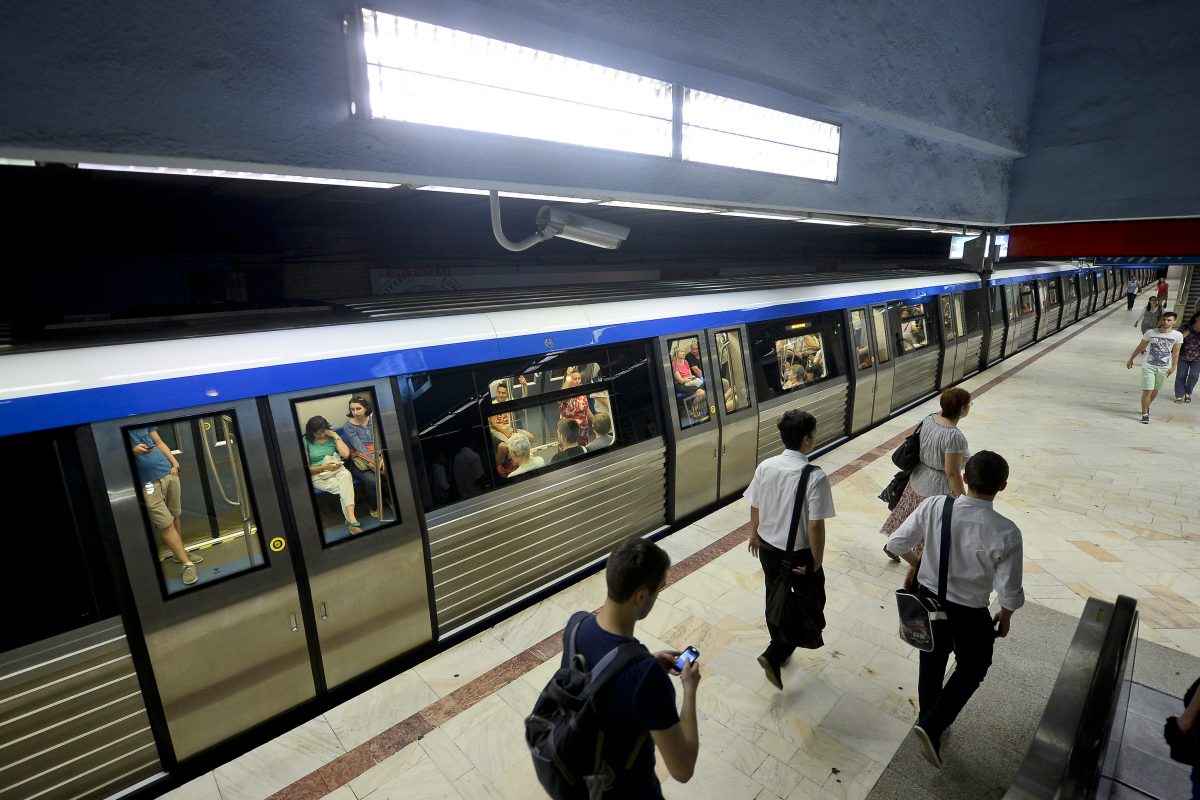 Călătorilor nu le-a venit să creadă. Ce s-a întâmplat la metroul din Capitală în această după-amiază