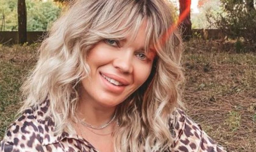Imagine Stire Gina Pistol le-a prezentat-o fanilor pe fiica ei! Cum au reacționat internauții când au văzut fotografia. „Ai adus soarele cu tine” | 2review.ro