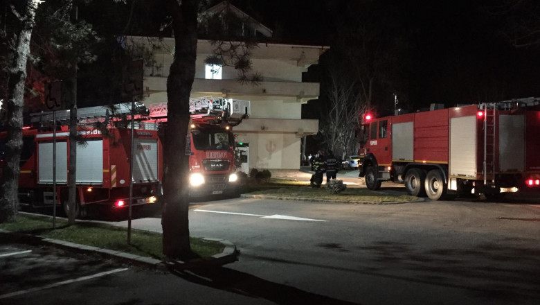 Imagine Stire Incendiu la Spitalul de Psihiatrie din Craiova, după ce un pacient ar fi dat foc în salon. Trei medici au sărit pe geam să se salveze | 2review.ro