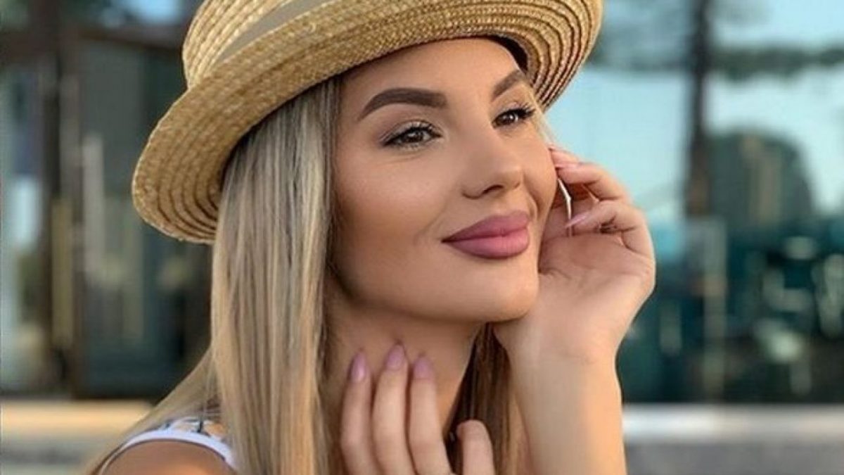 Imagine Stire Ramona Olaru, agasată de admiratori! Vedeta a izbucnit pe rețelele de socializare. „Ce te aștepți mă nene” | 2review.ro