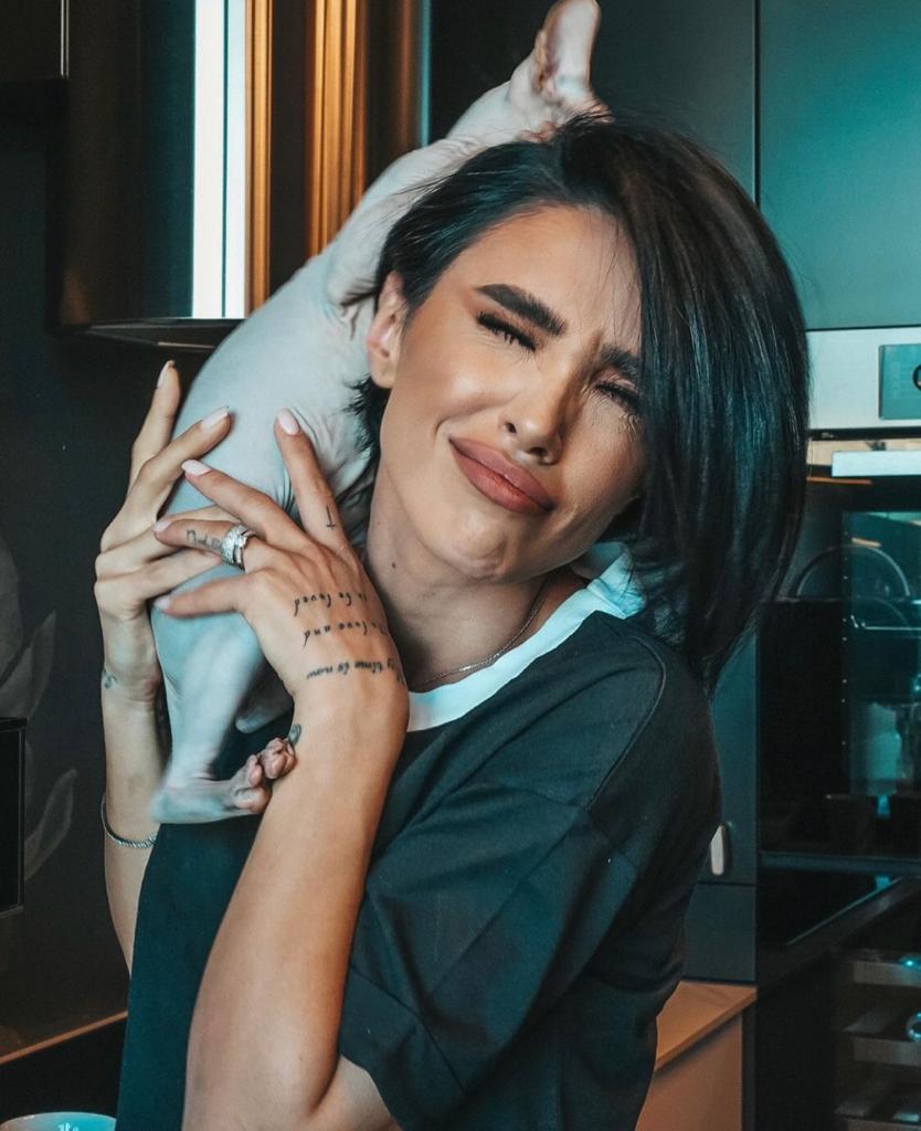 Imagine Stire Internauții s-au speriat de noul animal al Adelinei Pestrițu „Ceva mai urât nu există pe lume” | 2review.ro