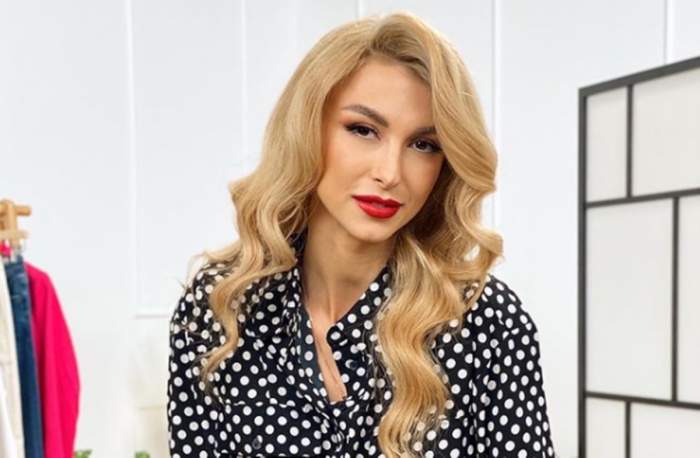 Imagine Stire Piesa vestimentară ce a dus-o pe Andreea Bălan la rubrica „bine îmbrăcate”. A scos din buzunar 1.000 de euro. „Nu mi-au plăcut, dar a trebuit să le iau” | 2review.ro