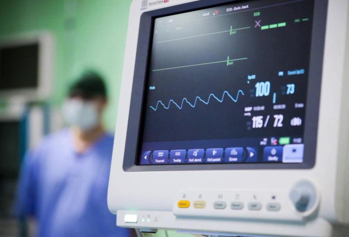 Imagine Stire Mărturiile unui medic despre efectele fenomenului „Flavia Groșan”: „S-a pus în genunchi și ne-a implorat să nu-i dăm oxigen” | 2review.ro