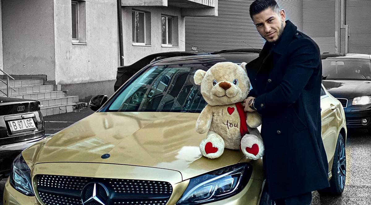 Imagine Stire Bogdan Mocanu a decis să nu își mai ascundă iubita! Cum s-a fotografiat alături de bruneta sexy și mesajul publicat | 2review.ro