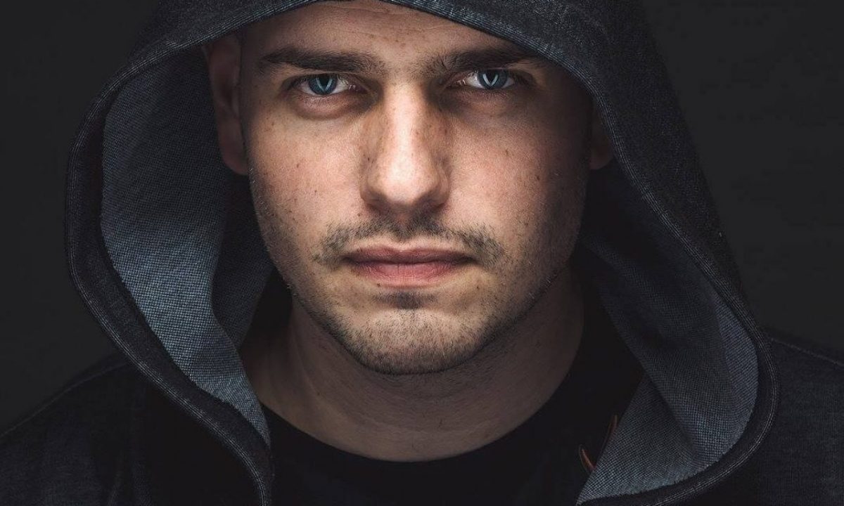 Imagine Stire Primele declarații ale lui BRomania după ce a fost prins drogat la volan „Asta este. Îmi asum” VIDEO | 2review.ro