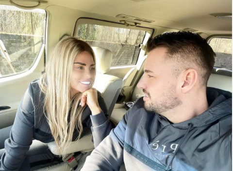 Imagine Stire Katie Price confirmă că e însărcinată cu cel de-al șaselea copil? Mesajul vedetei: „Mulțumesc pentru că ești parte din mine!” | 2review.ro