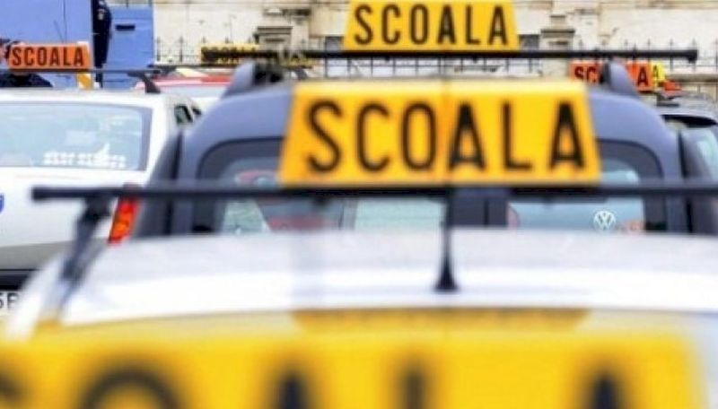 Un tânăr din Iași, care a vrut să obțină permisul de conducere, susține că a fost picat din motive rasiste
