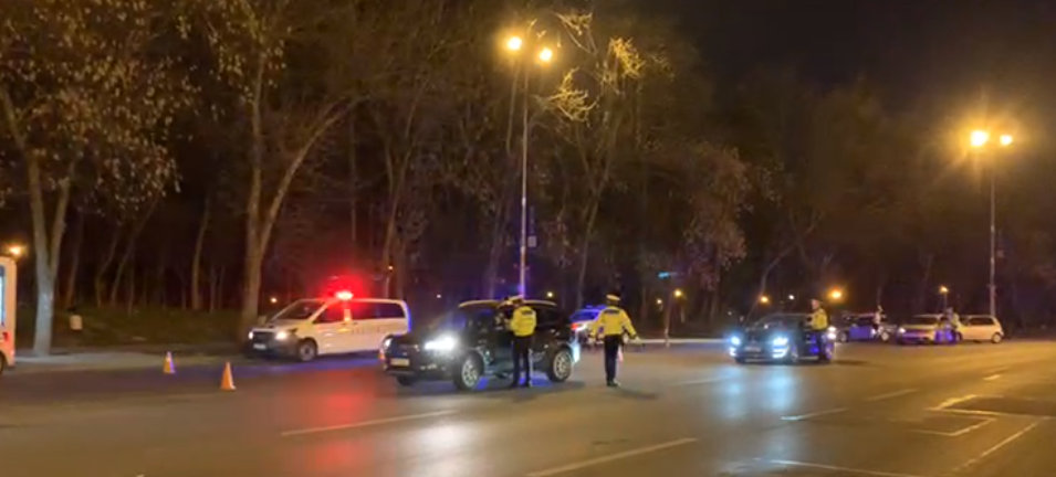 Imagine Stire Au început controalele în București. Polițiștii verifică dacă bucureștenii respectă măsurile impuse | 2review.ro