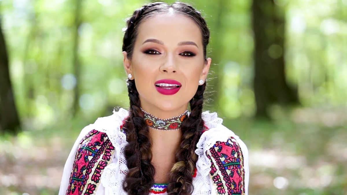 Imagine Stire Cum arată Vlăduța Lupău fără niciun strop de machiaj. Artista și-a surprins fanii | 2review.ro