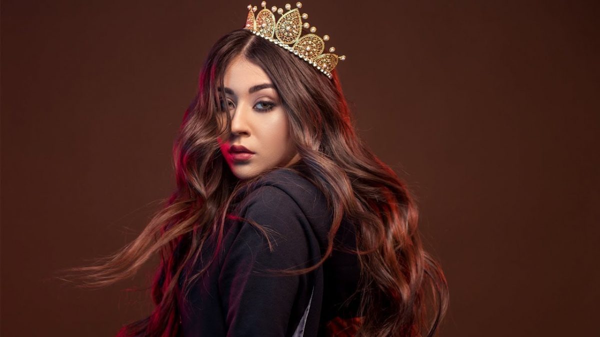 Imagine Stire Momente de panică pentru Nicole Cherry. Artista a rămas blocată în lift | 2review.ro