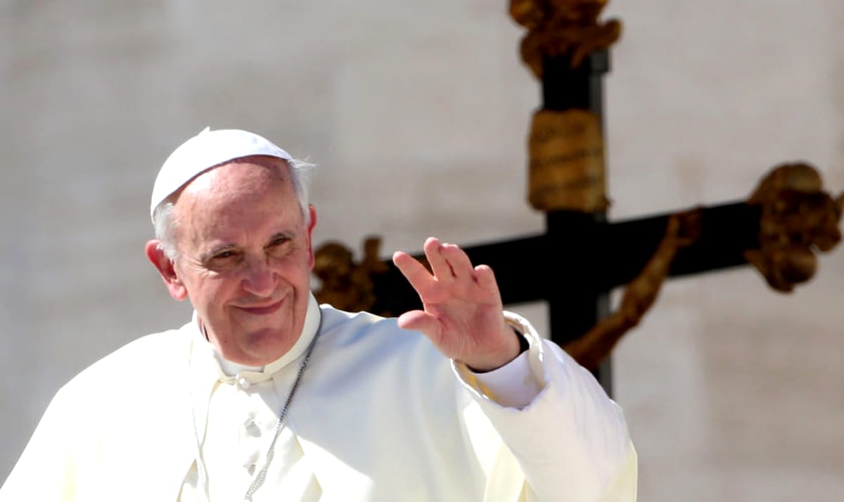 Pandemia a afectat foarte tare și Vaticanul. Papa Francisc taie salariile cardinalilor