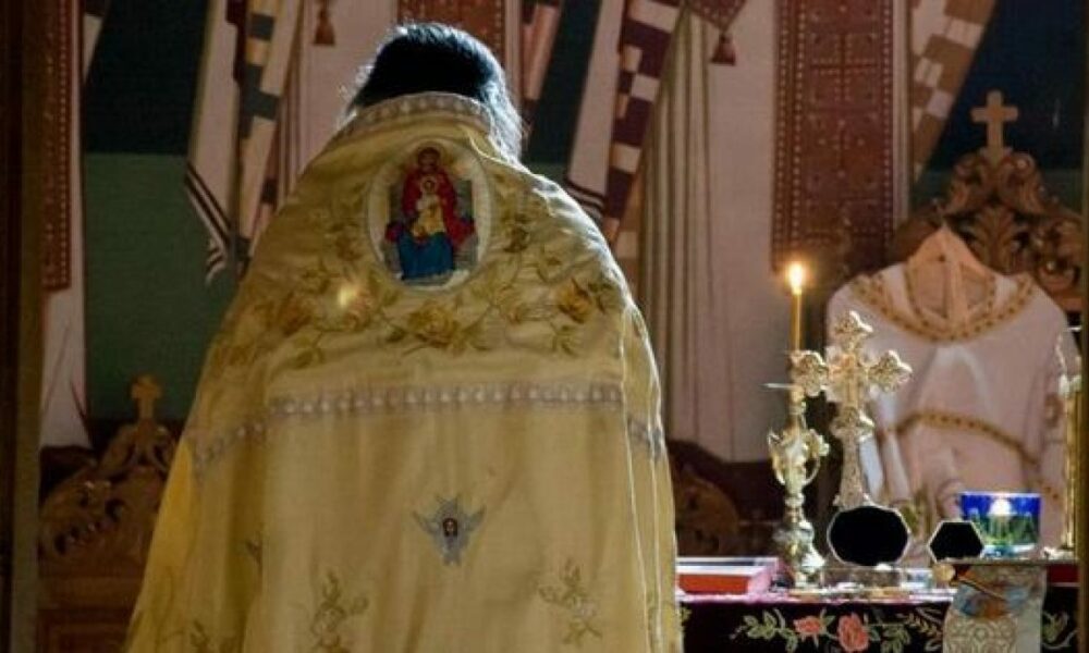 Preotul l-a binecuvântat, apoi jandarmul i-a dat amendă: „Mi-a spus că îmi ia familia şi mi-o duce în Rai”