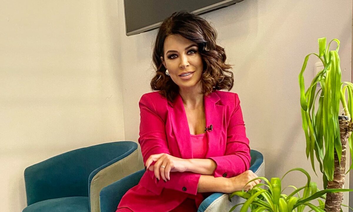 Imagine Stire Dieta care o ține mereu în formă pe Simona Pătruleasa. Ce face bruneta pentru a se menține | 2review.ro