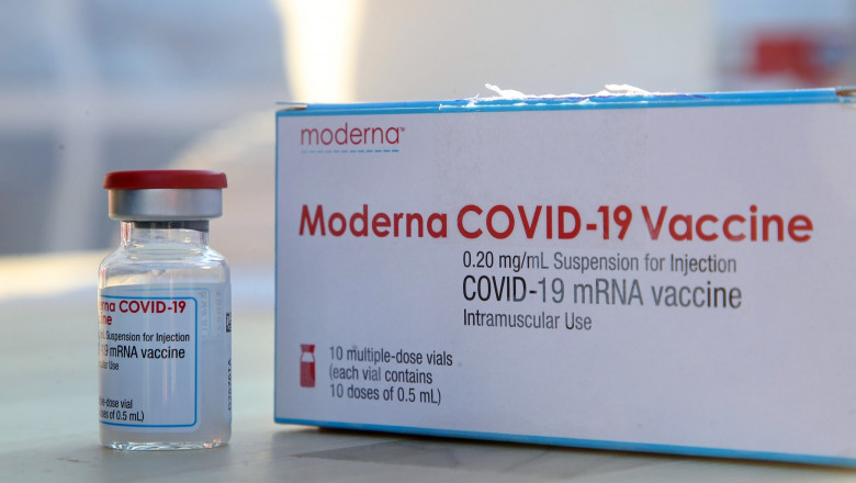 O nouă tranșă de vaccinuri Moderna a ajuns în România! Anunțul făcut de CNCAV