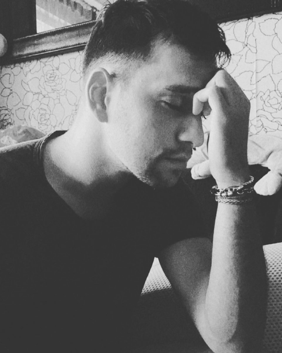 Imagine Stire Vlad Gherman, la momentul adevărului. Cu ce afecțiune se confruntă actorul. “Nu pot vindeca boala, dar o pot ține sub control. Merg la mai mulți medici” | 2review.ro