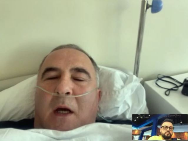 Imagine Stire Titi Aur, de pe patul de spital, bolnav de COVID-19: ”Fraților, nu mai transmiteți acea minciună!” Cum se simte pilotul de raliuri | 2review.ro
