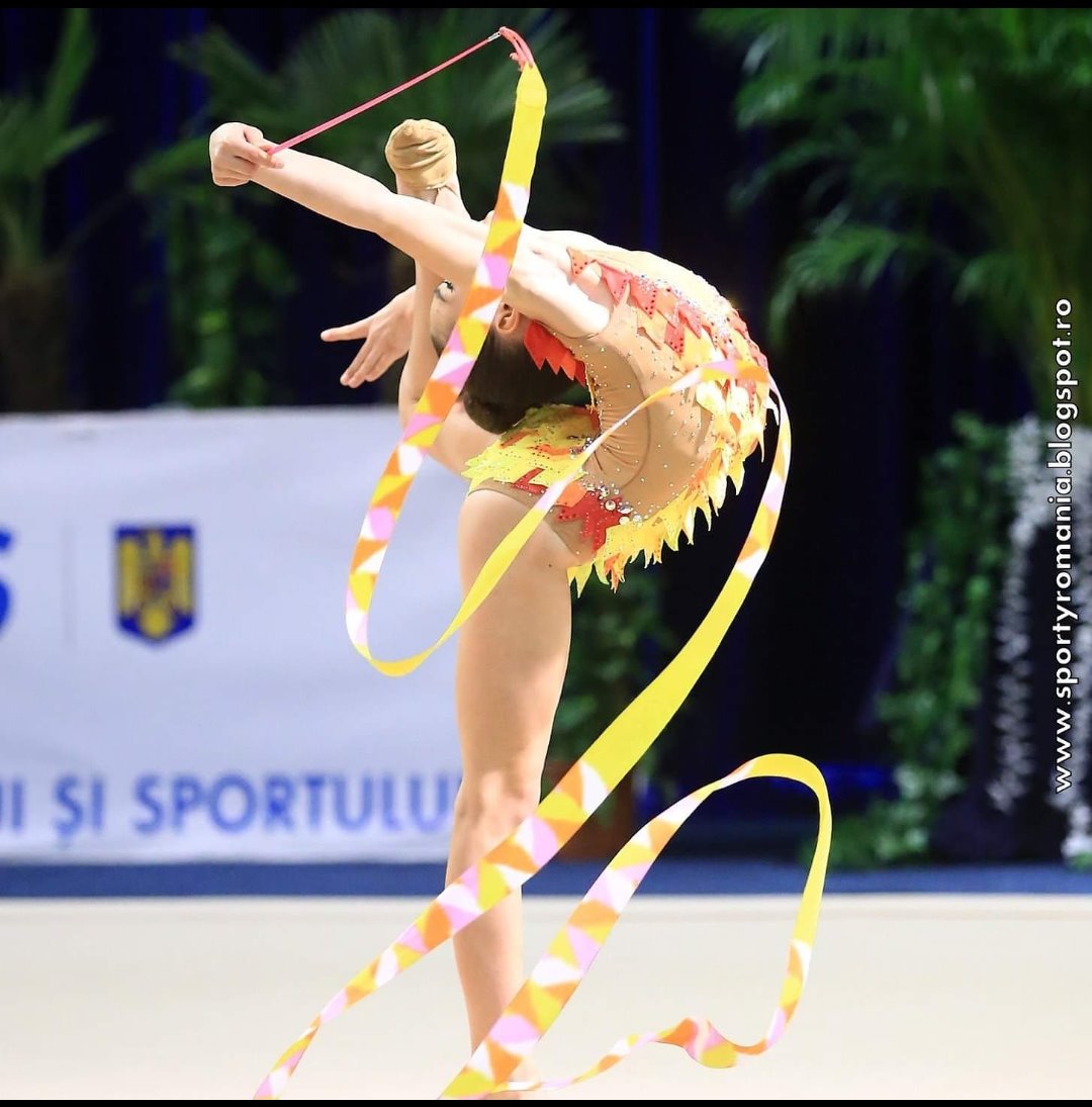 Imagine Stire Acuzații grave de abuz la secția de gimnastică ritmică de la Steaua: „Ne trăgea de păr. Pe unele le gâdila unde nu trebuie!” | 2review.ro