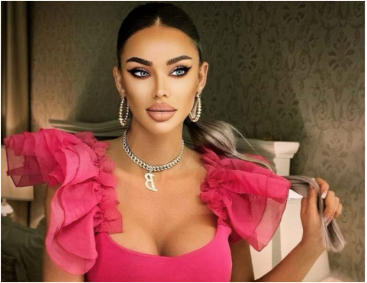 Imagine Stire Câți bani face Bianca Drăgușanu din postările de pe Instagram:”Am contracte foarte bune „ | 2review.ro