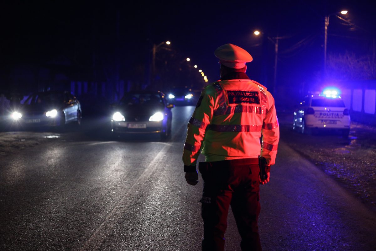 Imagine Stire Petrecere cu peste 100 de invitați, spartă de polițiști lângă Iași. În interior s-ar fi găsit și substanțe interzise | 2review.ro