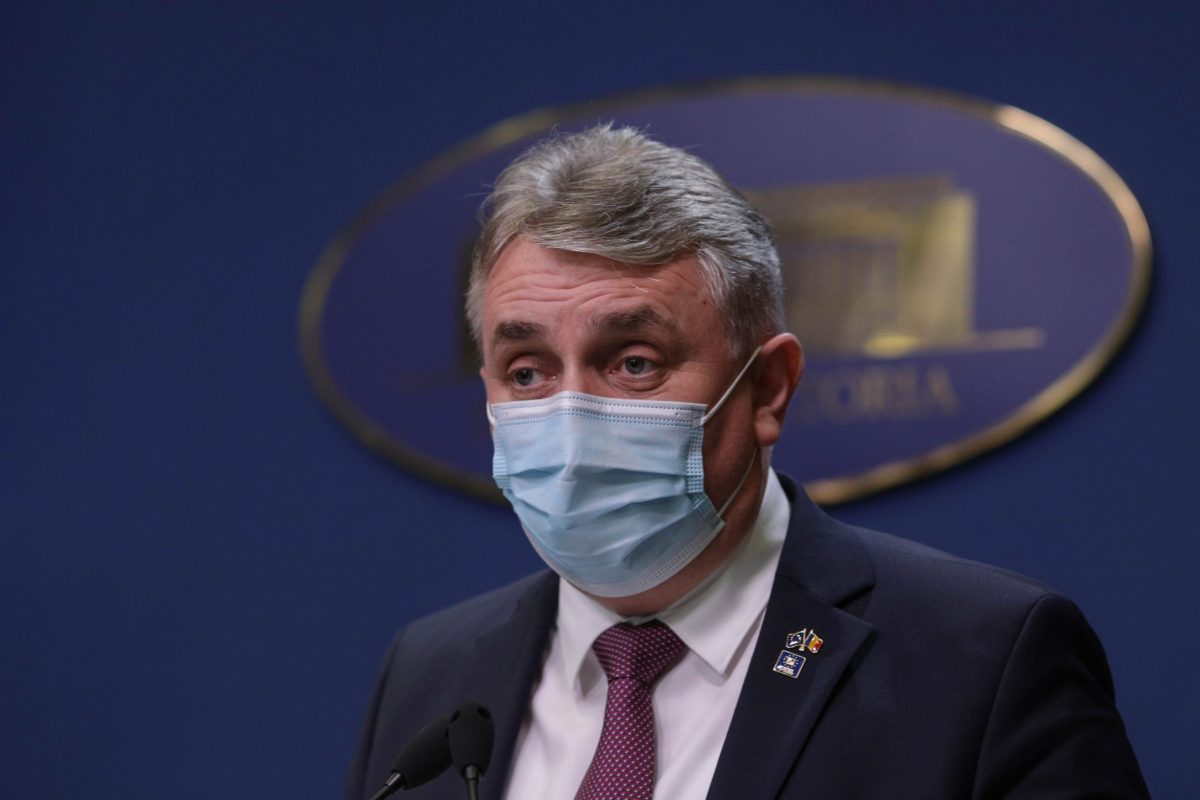 Sancțiuni dure în scandalul ”porcului de Crăciun”. Ce spune ministrul de Interne