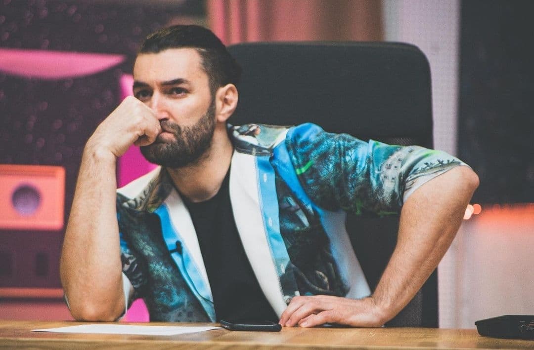 Imagine Stire Smiley a comis-o! Ce a spus în ultima ediția e emisiunii „Românii au talent”. Florin Călinescu l-a taxat imediat. „Bă, frate!” | 2review.ro