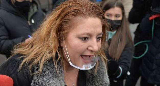 Imagine Stire Diana Șoșoacă a provocat haos la morga Institutului “Marius Nasta”. “Asta e crimă! Vă depun plângere penală, doamnă Mahler!” De unde a pornit scandalul | VIDEO | 2review.ro