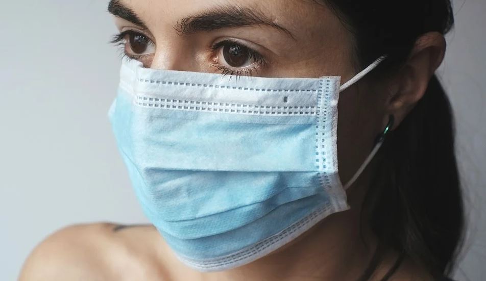 Imagine Stire Coronavirus România, 18 aprilie 2021. Câte persoane s-au îmbolnăvit de covid-19 și câte au decedat în ultimele 24 de ore | 2review.ro