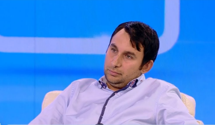 Imagine Stire Fernando de la Caransebeș și-a scos la licitație porumbelul preferat! Îl cheamă Fernandel și vrea pe el un milion de euro! | 2review.ro