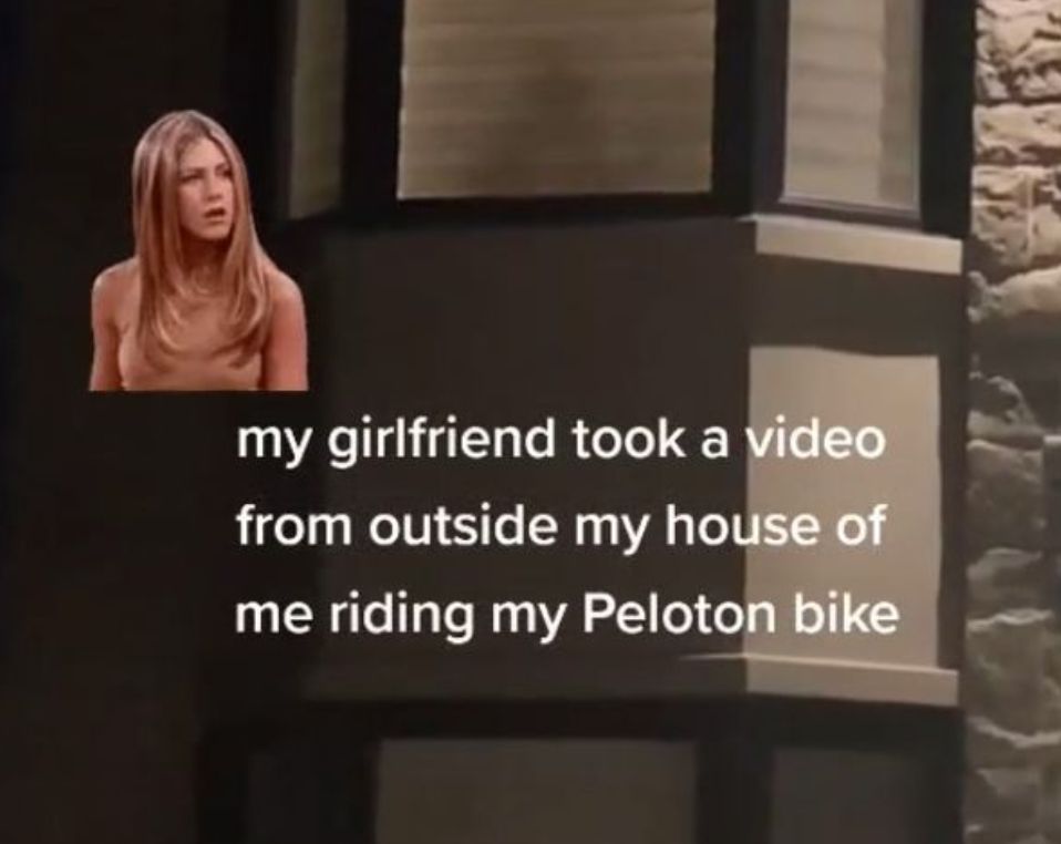 VIDEO VIRAL. Mamă, forțată să își mute bicicleta medicinală din geam, după ce a fost filmată de o vecină. Ce se vedea, de fapt, în imagini