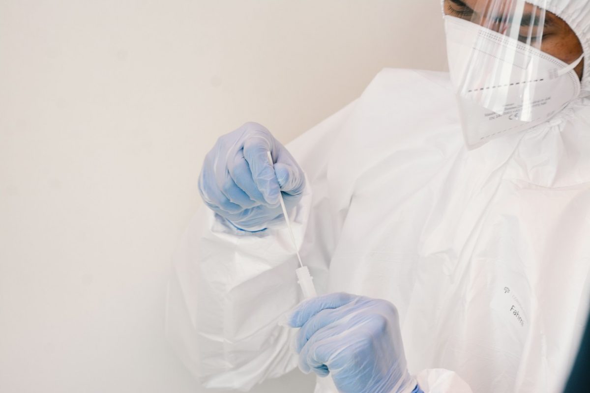 Imagine Stire Coronavirus România, 4 aprilie. Peste 4000 de români infectat, în ultimele 24 de ore, cu SARS – CoV – 2 | 2review.ro